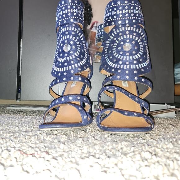 Heels - Picture 6 of 8